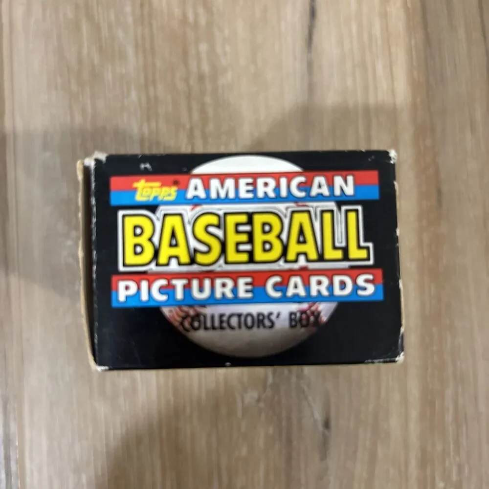 Topps American Baseball Picture Cards Collectors Box Brand New Open Box 88 Cards